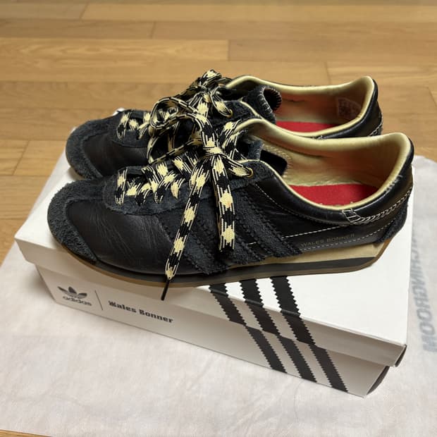 아디다스 x 웨일스 보너 컨트리 코어 블랙