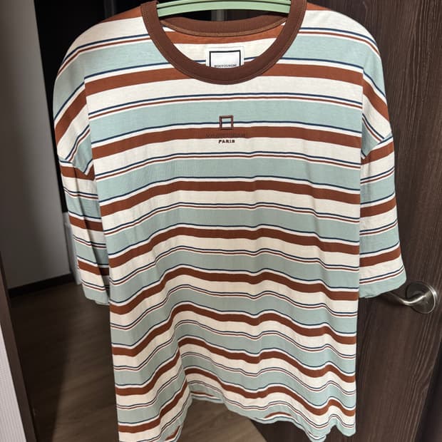 우영미 25ss 오버핏  자수로고 스트라이프 반팔티 48사이즈 판매