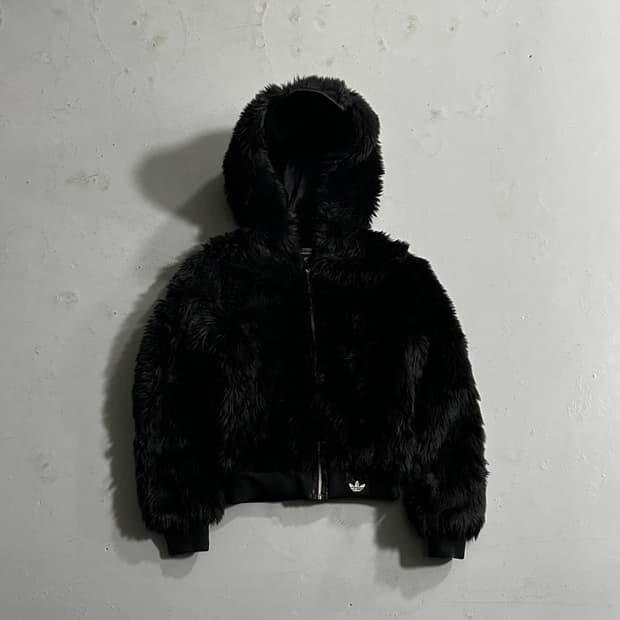 아디다스 퍼 후드집업 