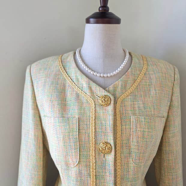 레이스 테이핑 금장 버튼 트위드 자켓