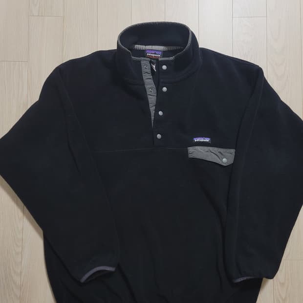 [ L ] <상태최상> 파타고니아 신칠라 라이트웨이트 블랙 포지그레이