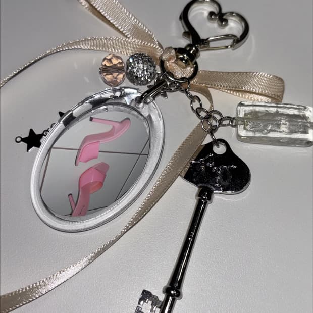 [ITSURz] pink shoe keyring