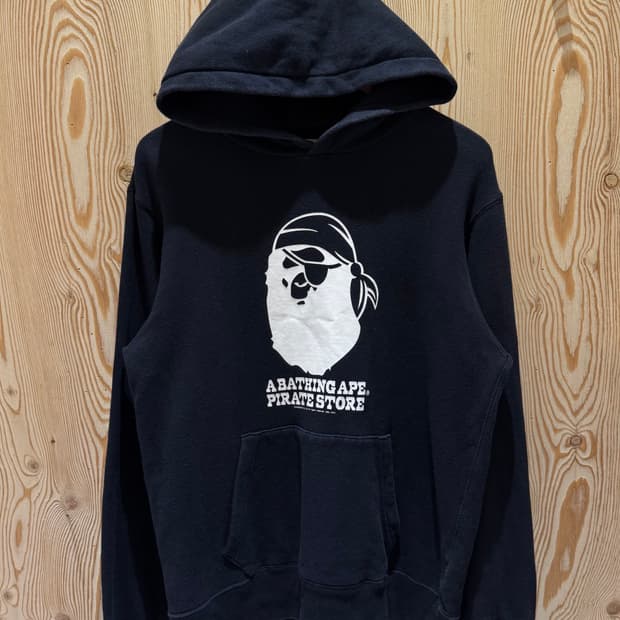 베이프 그래픽 후드티