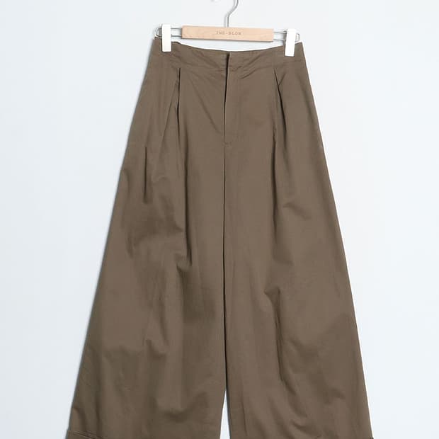 The Dayz tokyo Tuck Wide Pant (26)