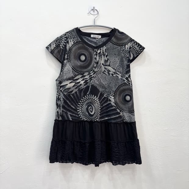 빈티지 패턴 반팔탑