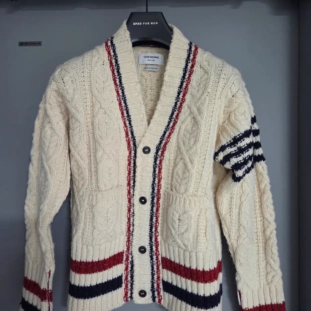 (새상품급) 톰브라운 헤비 케이블 니트 4선 완장 가디건