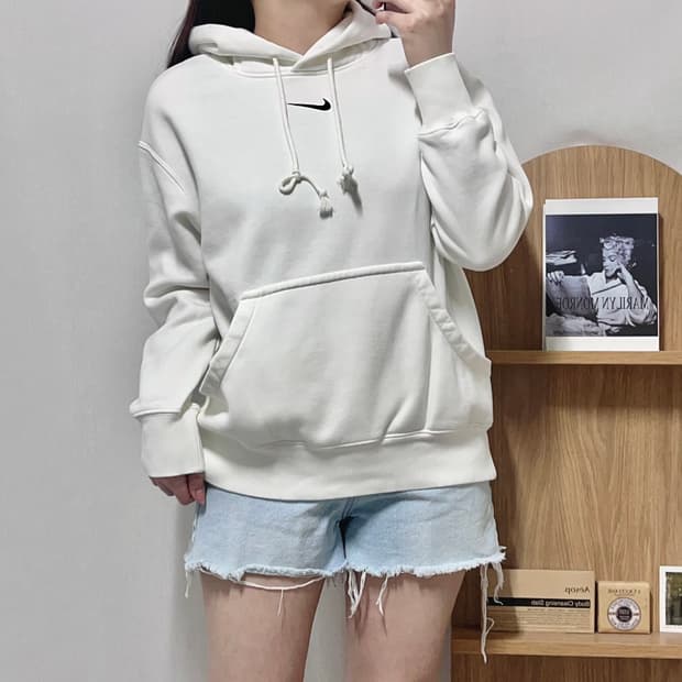[정품] 나이키 화이트 중앙스우시 기모 후드티 [ S ]