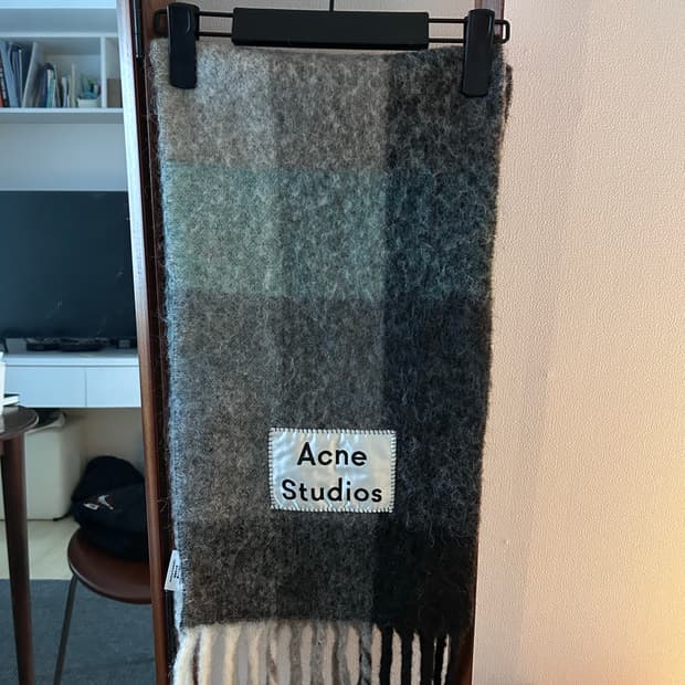 아크네 스튜디오 모헤어 머플러