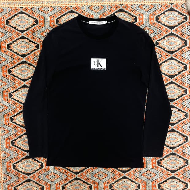 캘빈클라인진스 시그니처 로고 블랙 텐션 원단 긴팔티셔츠 남성M
