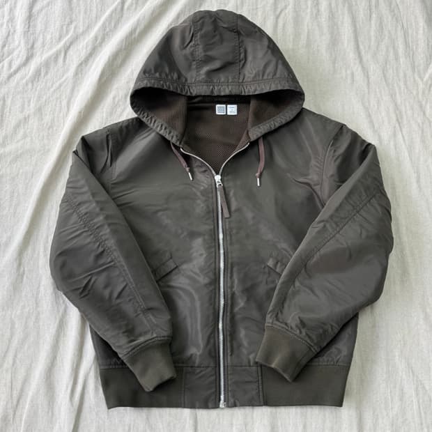 유니클로 U 르메르 초판 나일론 카키 후드점퍼 M