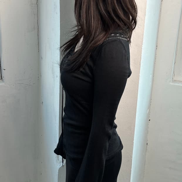 아르마니 익스체인지 에스닉 브이넥 니트