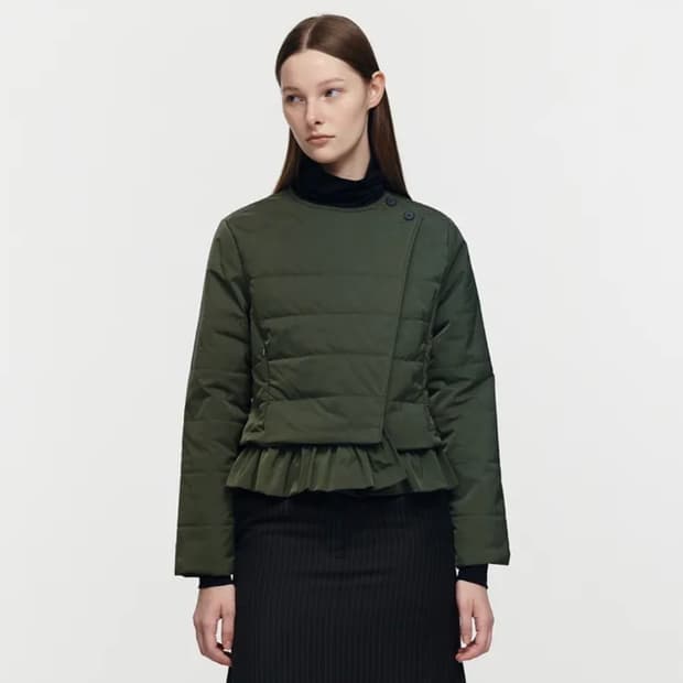 버뮬라 RUFFLE PADDED JACKET (KHAKI)