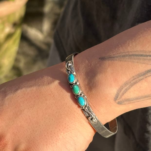 (Only 1)Triple Turquoise Feather Engrave