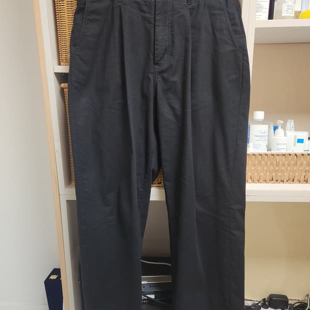 러프사이드 박스플리츠 팬츠 블랙 2사이즈 팝니다