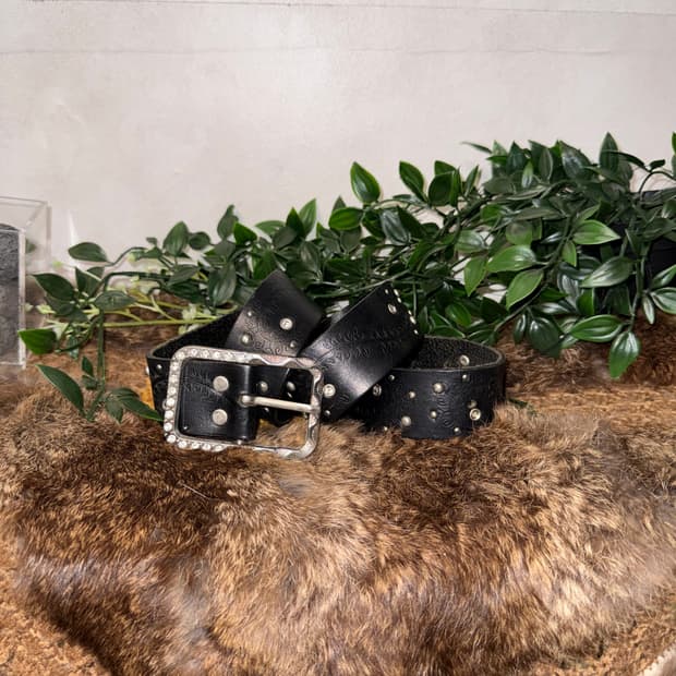 Black oriental cubic leather belt