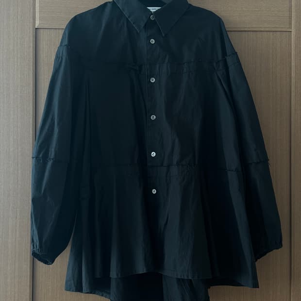 꼼데가르송 꼼데가르송 퍼프 소매 코튼 셔츠 (블랙 S)