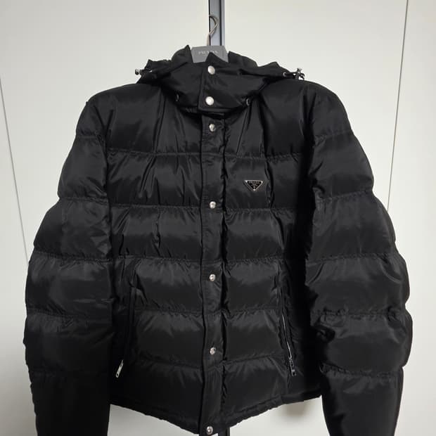 프라다 패딩 (정품) 사이즈56 (105-110)