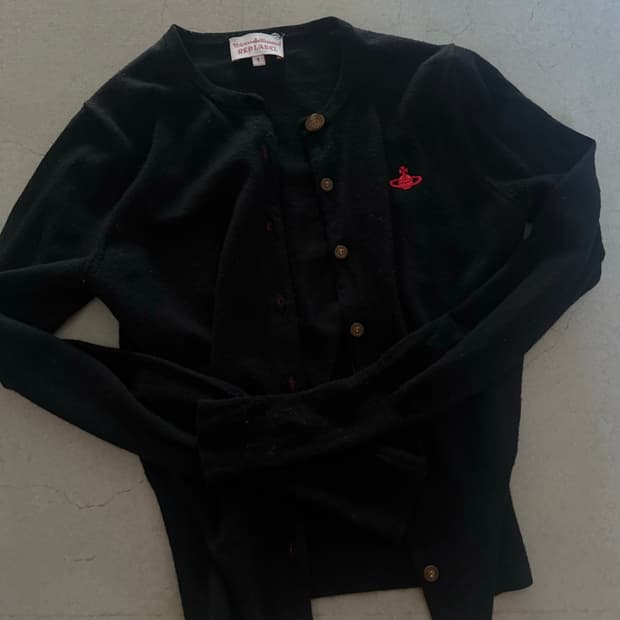 비비안웨스트우드 가디건 레드라벨