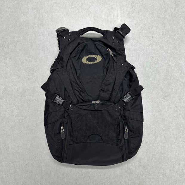 오클리 택티컬 백팩