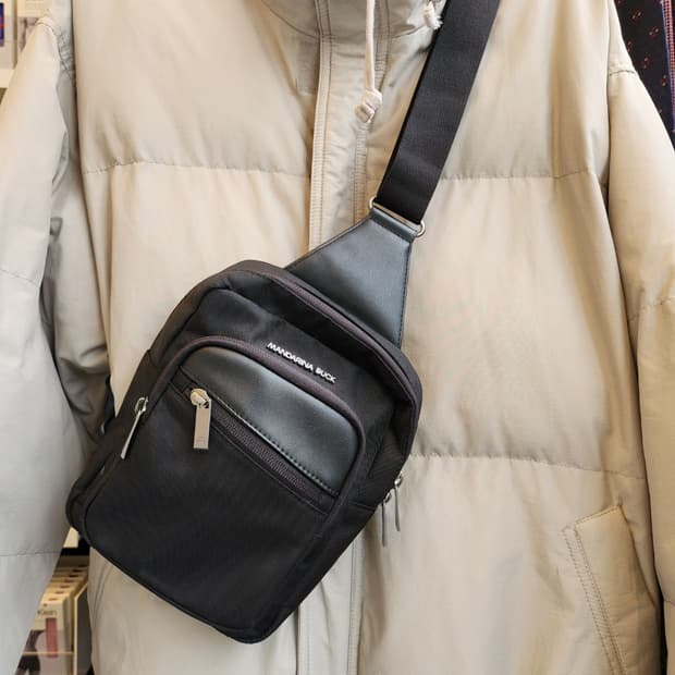 만다리나덕 블랙 슬링백 