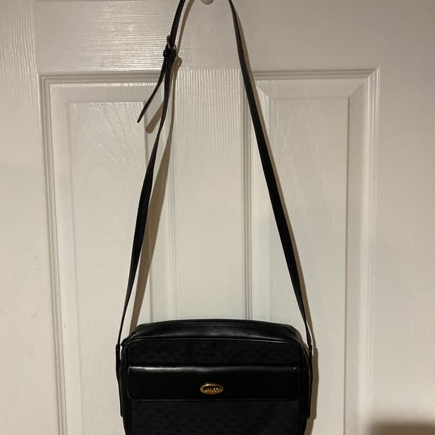 80s 구찌 빈티지 GG 오벌 로고 숄더백 블랙