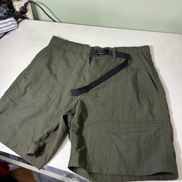 32 M-L 무신사스탠다드 카키브라운 밴딩 나일론쇼츠