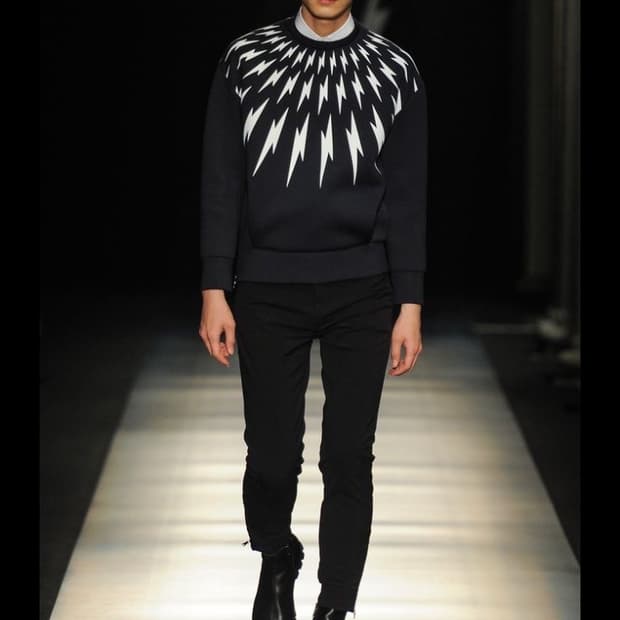 Neil Barrett  썬더볼트 스웻티