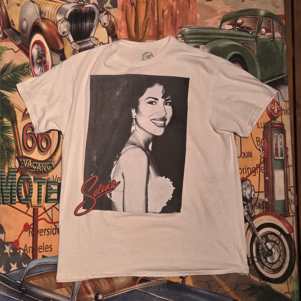 셀레나 킨타니야 싱어 공식 기념 그래픽 티셔츠