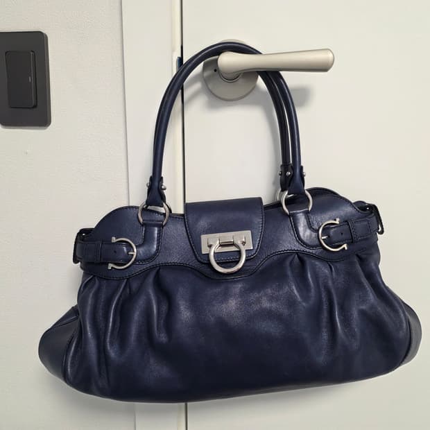 페레가모 간치니 만두백 네이비 토트,숄더백