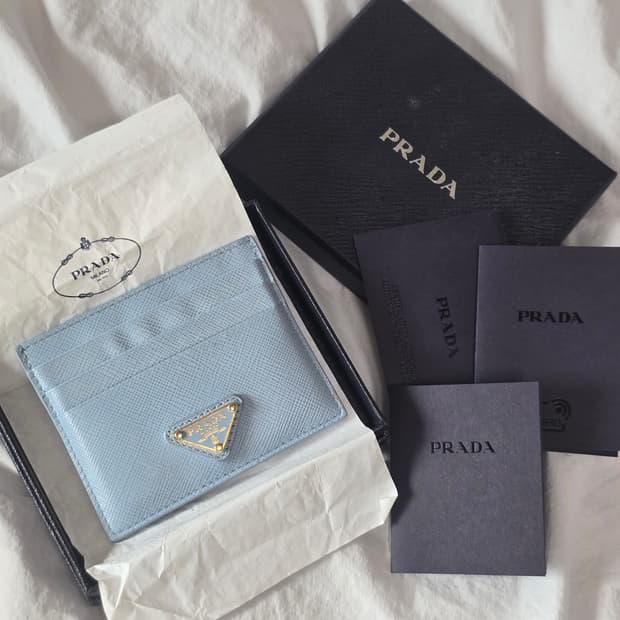 프라다 사피아노 카드지갑 하늘색