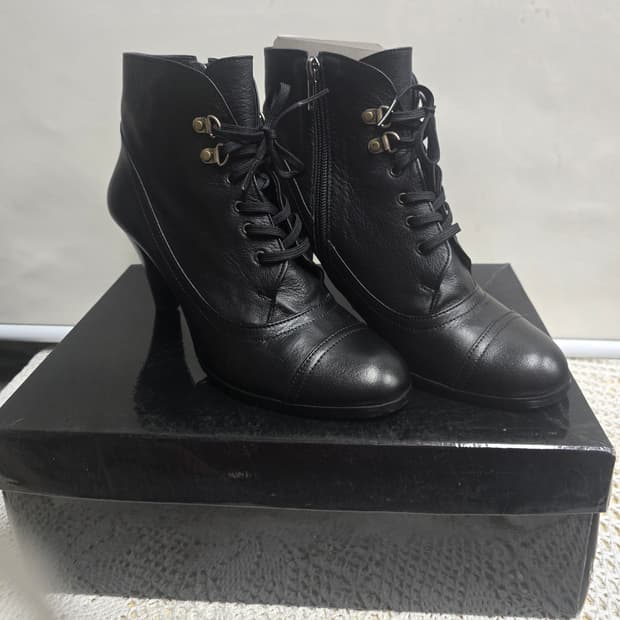 닥스 워커 앵클 부츠 245(굽8센티)