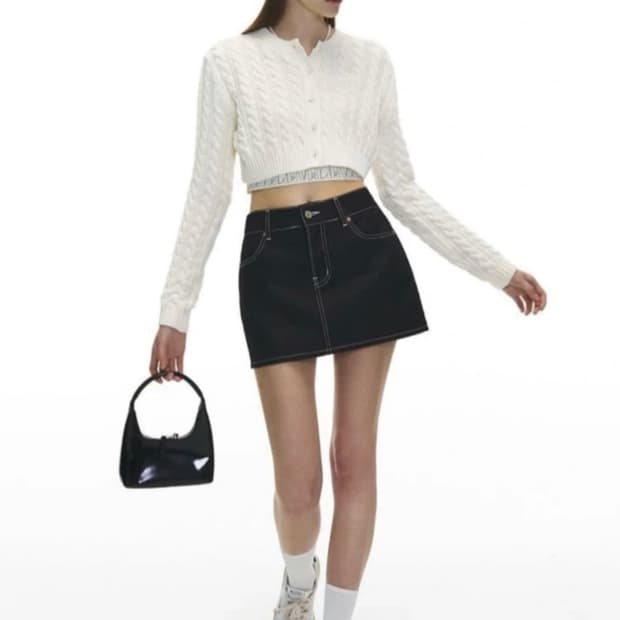 GROVE 그로브 꽈배기 크롭 가디건(화이트)