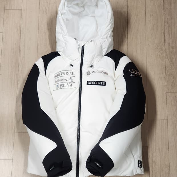 데상트 아우디 덕다운패딩 90