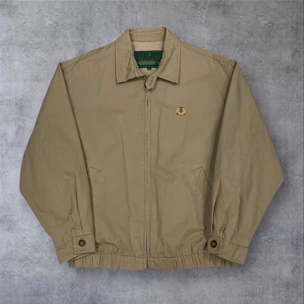 헌트 베이지 컬러 스몰 로고 스윙탑 자켓