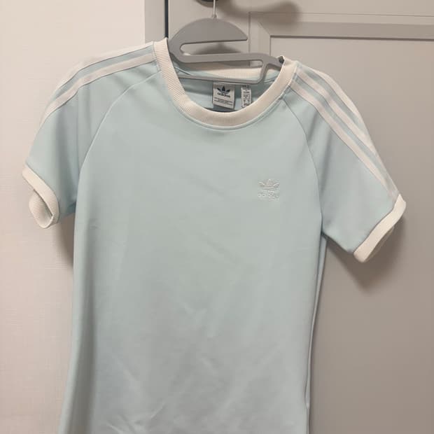 아디다스 대대장 민트 갸루 반팔판매합니다