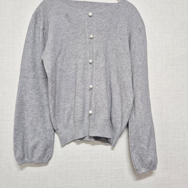 그레이 진주 티셔츠