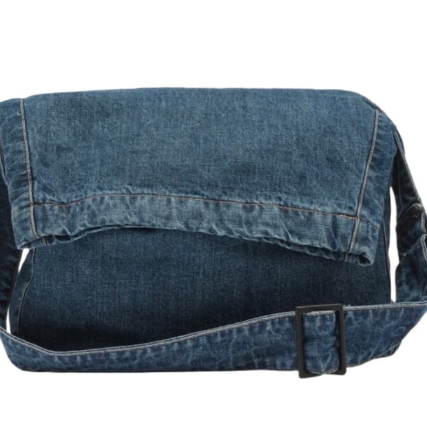 아워레가시 슬링백 미드 블루 데님 (새상품급)