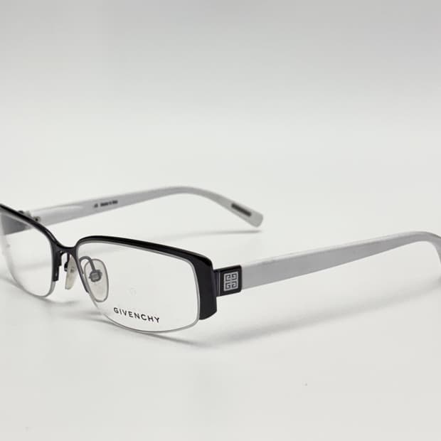 지방시 화이트 반무테 안경