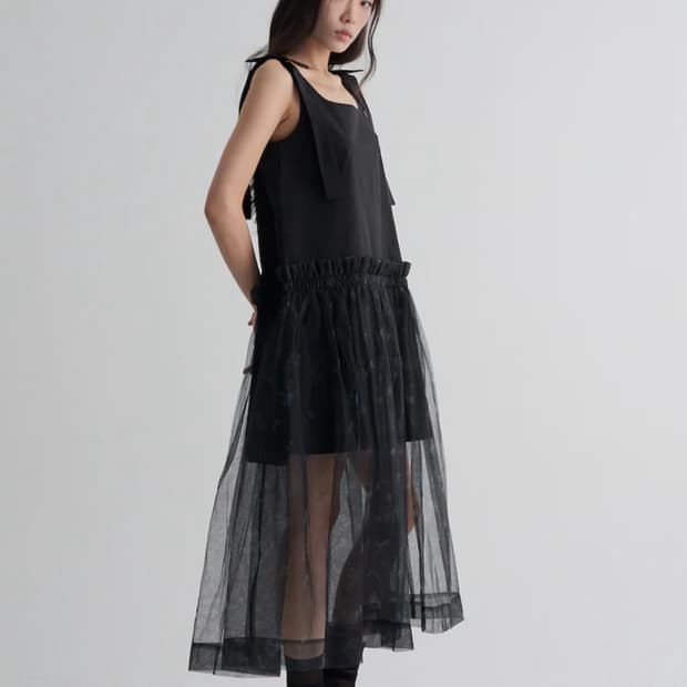 민주킴 x 에잇세컨즈 블랙 원피스