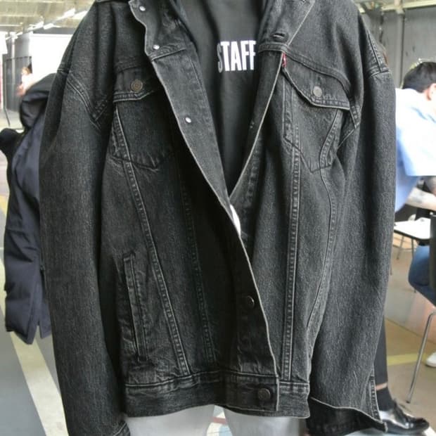 [구합니다] Vetements 베트멍 리바이스 17, 18 데님자켓 XS