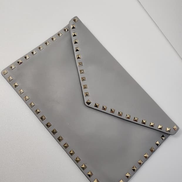 발렌티노 락스터드 클러치백