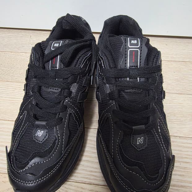 뉴발란스 1906D 올블랙 운동화