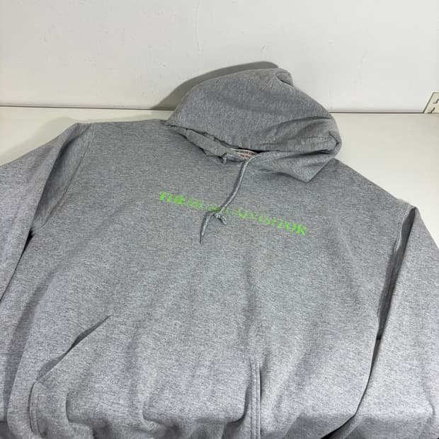 100 더뮤지엄비지터 그레이 후드티