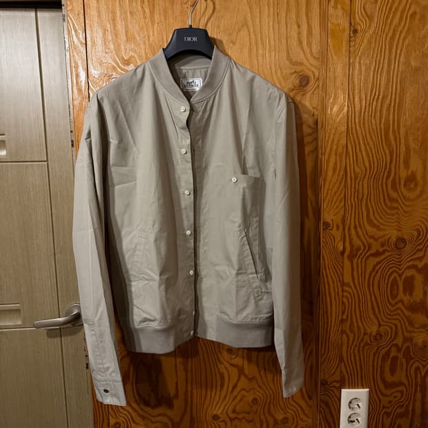 에르메스 23 S/S 셔츠형 봄버자켓 판매 합니다.