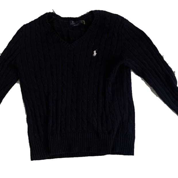 폴로 남색 니트 10만원으로 팔아요 