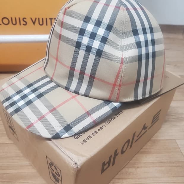 버버리 체크 볼캡