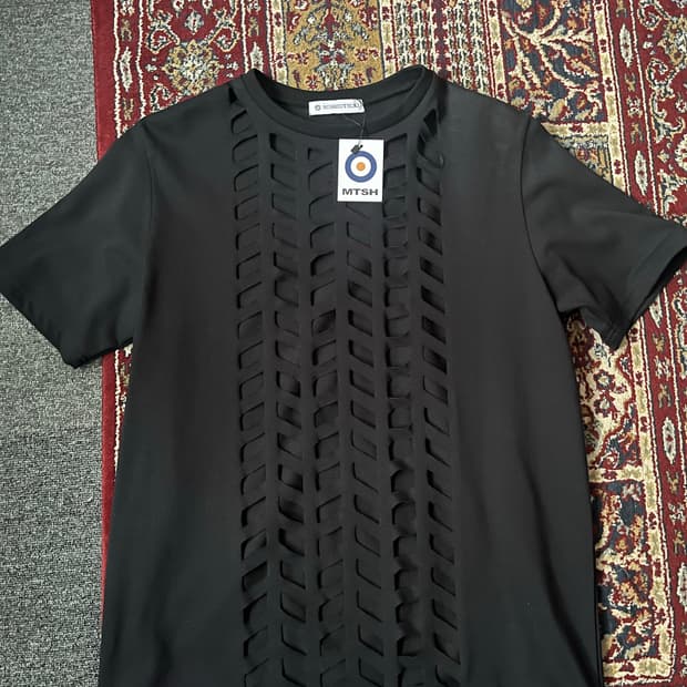 소시오츠키 23ss 반팔티