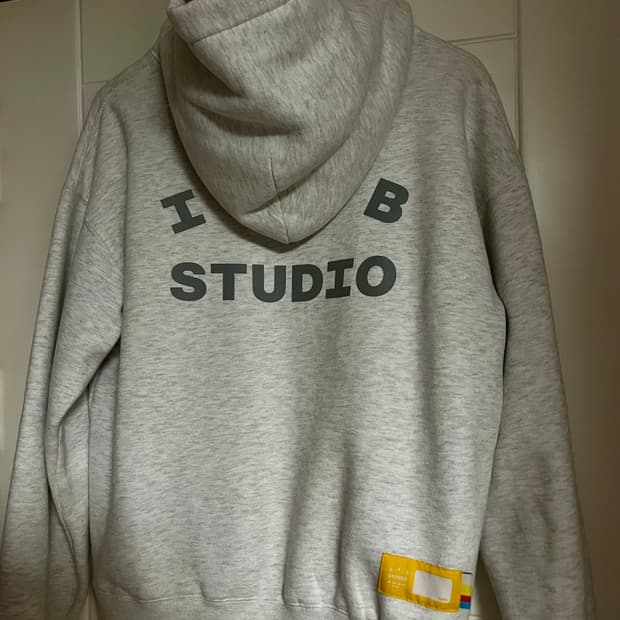 아이앱스튜디오 라이트그레이 후드티 m