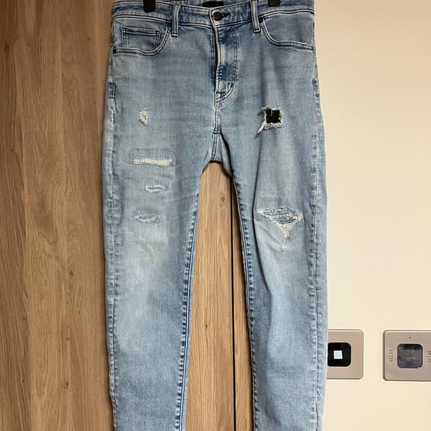 유니클로 연청 데미지 스키니진 슬림핏 청바지 데님