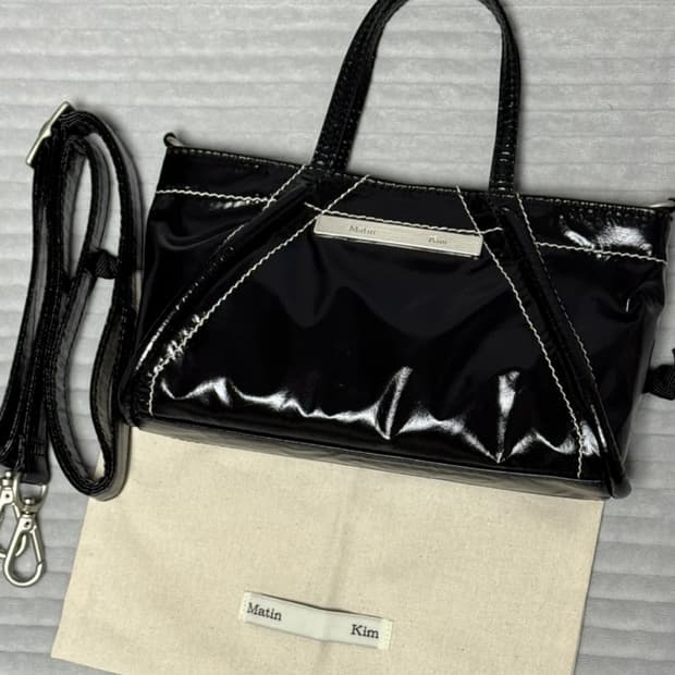 마뗑킴 미니 코팅 토트백 블랙